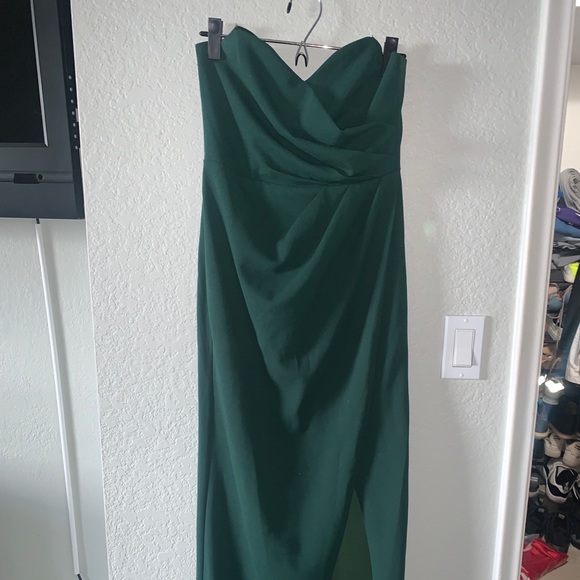 Windsor Emerald Green Gown - Picture 1 of 6